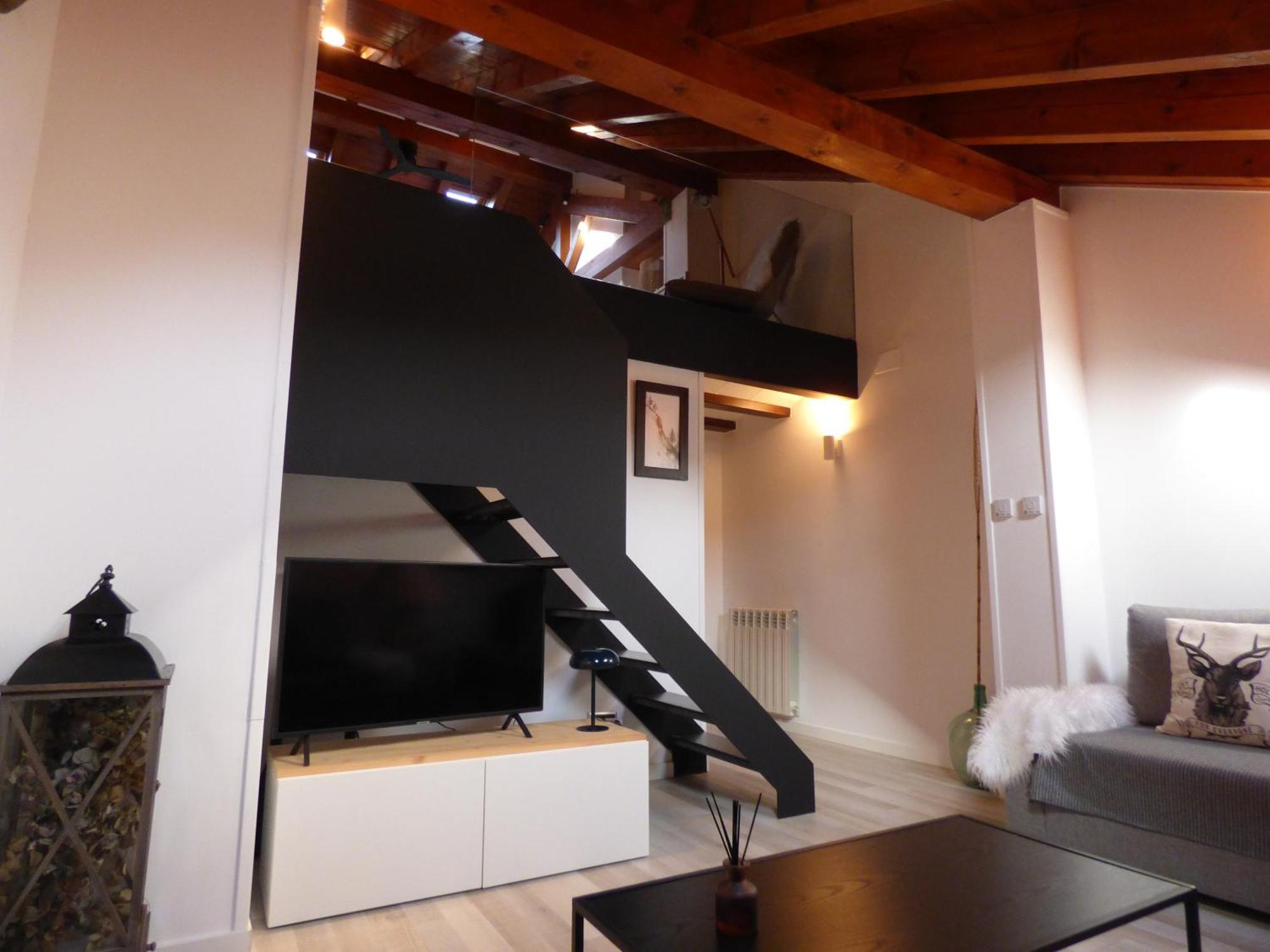 Lo Attic